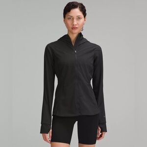 Brand new LULULEMON Mist Over Windbreaker Size 4